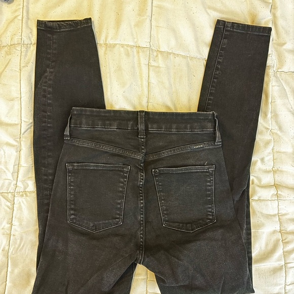 Sleek Black Skinny Jeans with Quality Denim - Picture 3 of 9